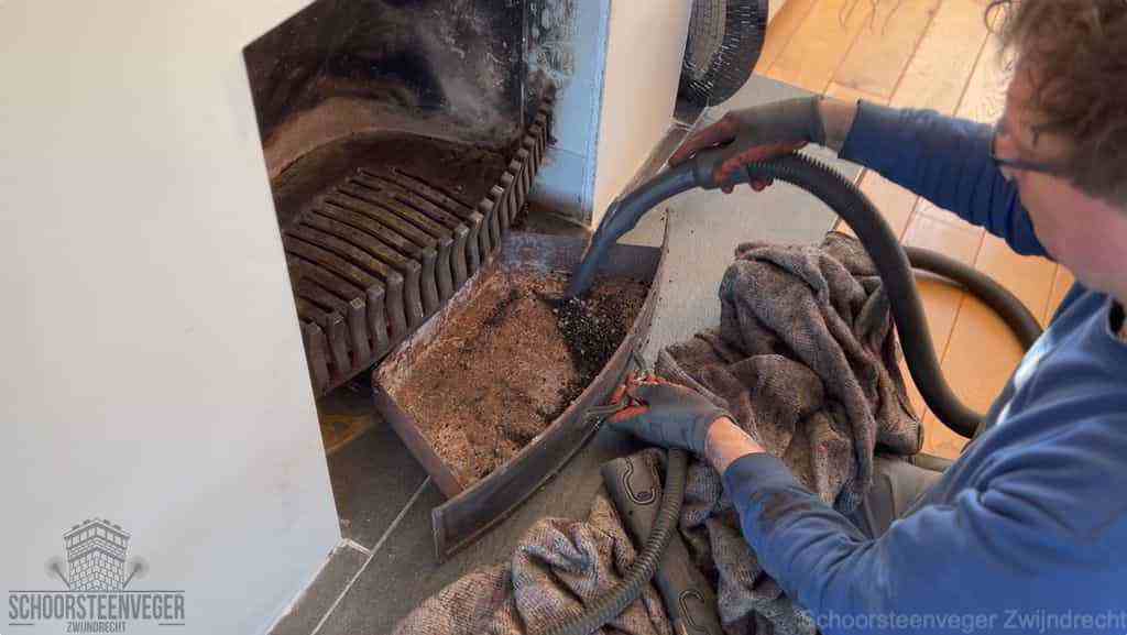 Prijs schoorsteenvegen Zwijndrecht schouw reinigen Prijs schoorsteenvegen Zwijndrecht schouw reinigen